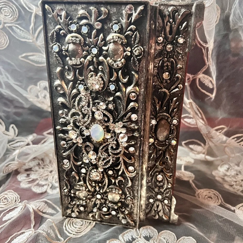 Silver Lisa Carrier Designs Jewelry Organizer